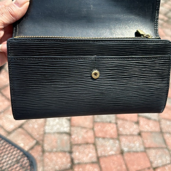 Vintage LV Black EPI Wallet - Picture 11 of 17